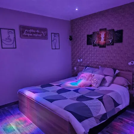 Διαμέρισμα Avec Jacuzzi, Terrasse Amenagee Et Wifi A *