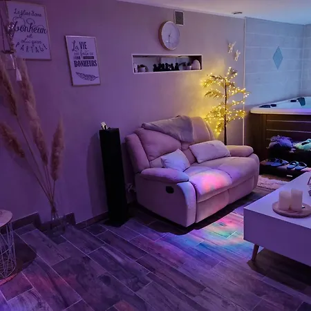 Avec Jacuzzi, Terrasse Amenagee Et Wifi A Διαμέρισμα